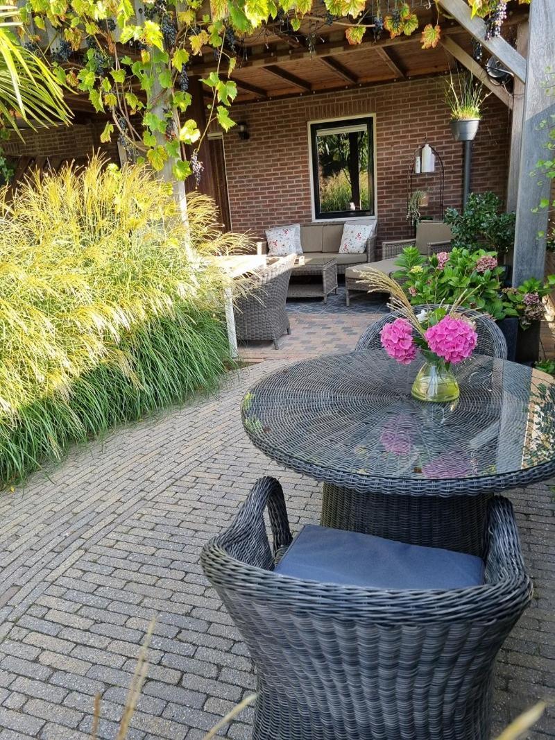 Bed And Breakfast De Dijk Zuid-Beijerland Exterior foto